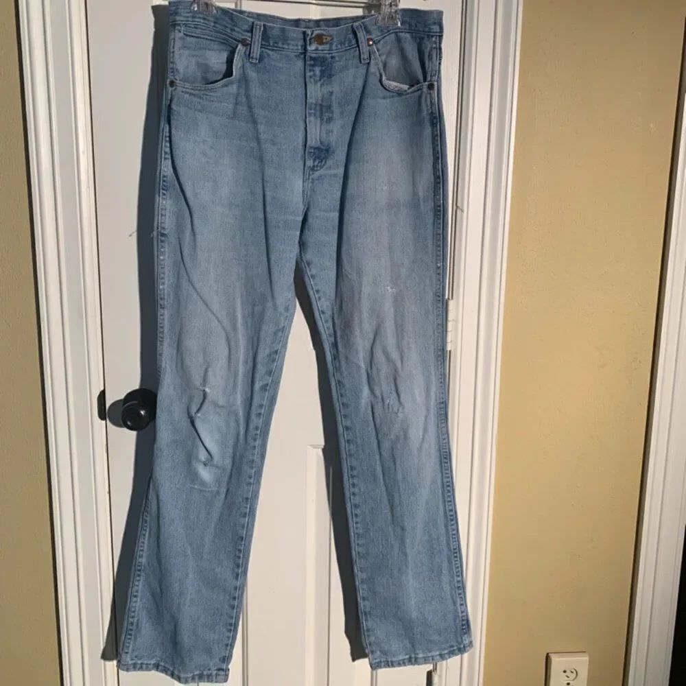 Classic Wrangler light wash Jean 36x34